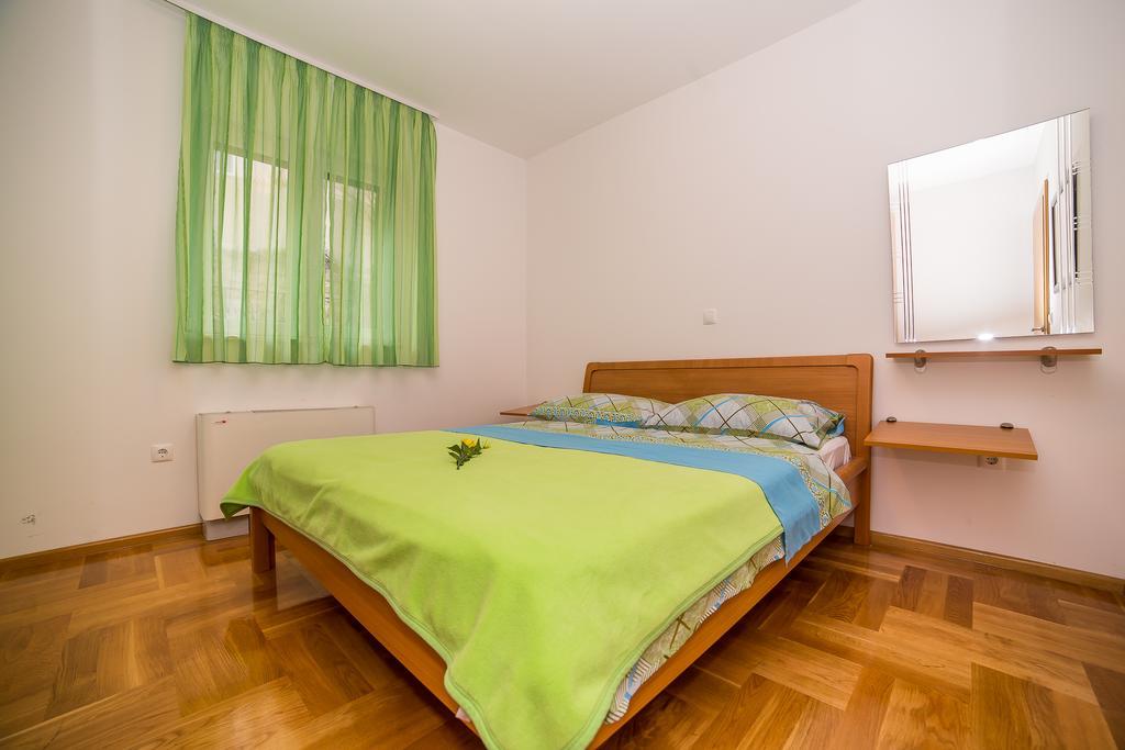 Apartments Kristina Makarska Bilik gambar